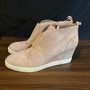 L. Paolo Women's Perforated Wedge Sneakers - Blush Pink, 10